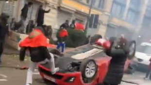 I tifosi del Marocco mettono Bruxelles a ferro e fuoco: follia dopo la vittoria