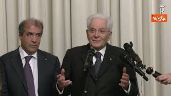 Mattarella incontra comunità italiana in Svizzera: "Vicinanza della Repubblica sarà sempre piena" Mattarella incontra comunità italiana in Svizzera: "Vicinanza della Repubblica sarà sempre piena"