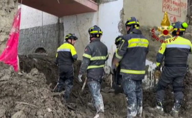 Tra fango e macerie, a Ischia proseguono le rierche dei dispersi