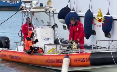 Ischia, i sommozzatori impegnati nelle ricerche dei dispersi