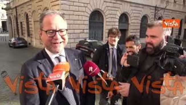 Mulè (Fi): “Calenda non è la strega cattiva e la Meloni non è Biancaneve“ Mulè (Fi): “Calenda non è la strega cattiva e la Meloni non è Biancaneve“