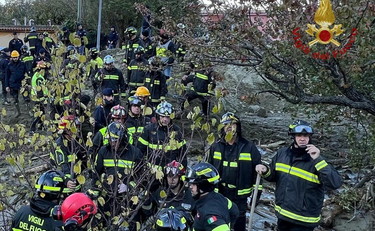 A Ischia si scava alla ricerca dell’ultima persona dispersa