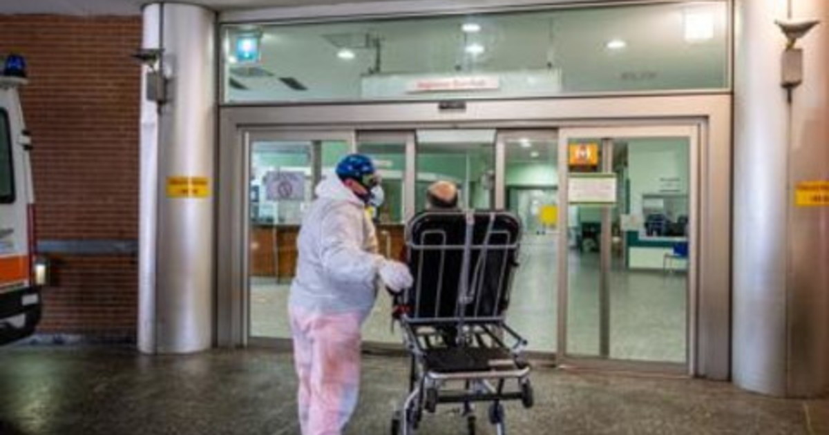 Covid: aumentano regioni con ricoveri sopra 15%, da 5 a 7 in una settimana Covid: aumentano regioni con ricoveri sopra 15%, da 5 a 7 in una settimana