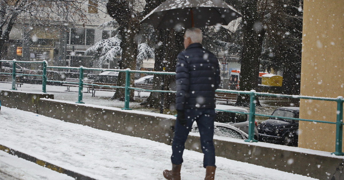 "Ecco quando arriva la neve". L "Ecco quando arriva la neve". L