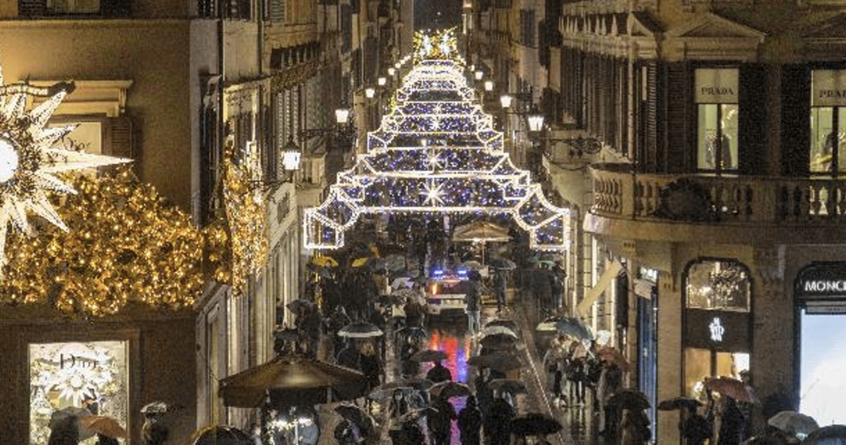 Luce e gas, il caro bollette si mangia le tredicesime Luce e gas, il caro bollette si mangia le tredicesime