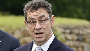 Vaccini, l'ad di Pfizer Bourla rifiuta di parlare al Parlamento Ue. È la seconda volta