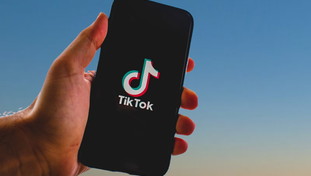 “Rischi per la sicurezza nazionale”. I timori dell'Fbi per la popolarità di Tik Tok