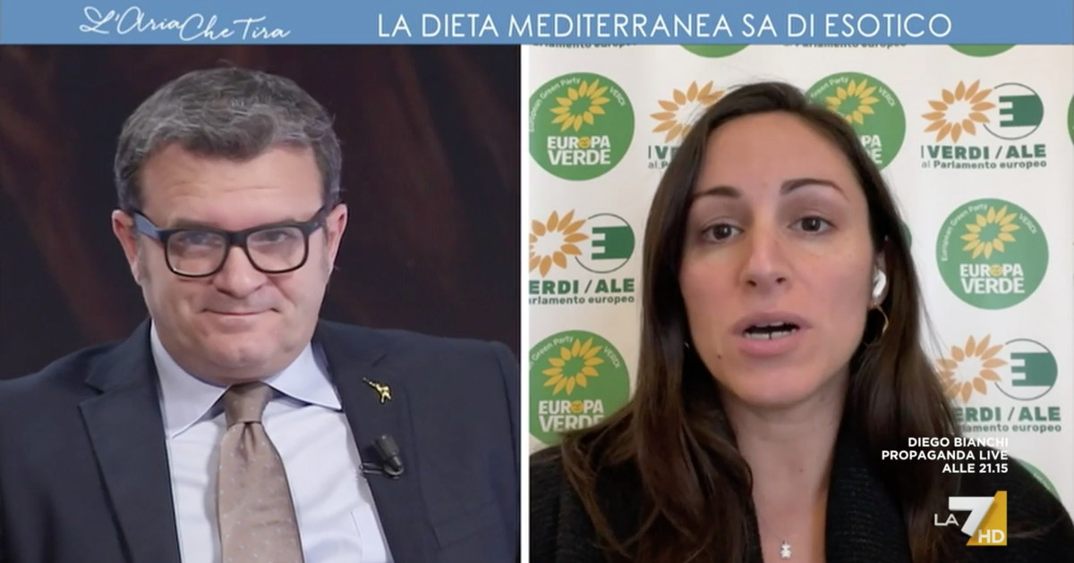 “Ma che dici?”. Centinaio umilia la deputata dei Verdi: in tilt per il discorso assurdo “Ma che dici?”. Centinaio umilia la deputata dei Verdi: in tilt per il discorso assurdo
