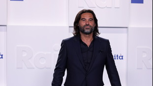 Αδάνι, διαμάχη μετά τον τελευταίο σχολιασμό. Και υπάρχει κίτρινο σε μια πρόταση: λογοκρίθηκε από τον Rai;