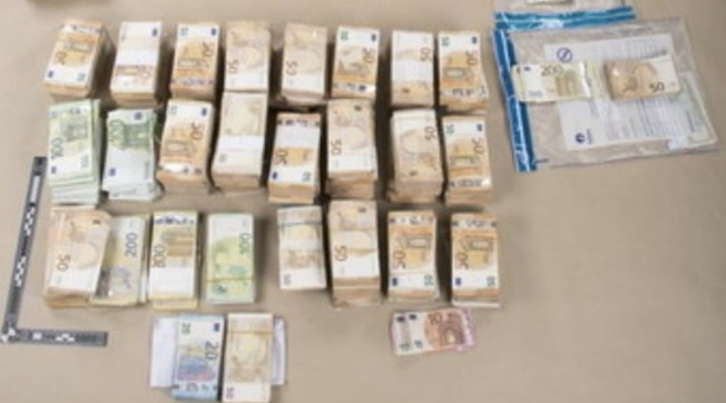 Qatar-Ue, si segue la pista dei soldi: Banconote appena emesse. Le indagini