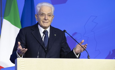 Russi crudeli con i civili. Mattarella contro la guerra di Putin