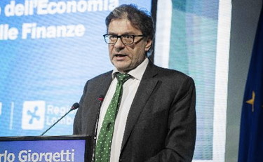 Pensioni minime a 600 euro grazie alla stretta sul Reddito