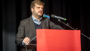 Il Qatargate scatena l'ultima rissa Conte-Pd: in bilico l'intesa su Majorino