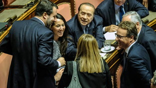 Il centrodestra travolge la sinistra: numeri da capogiro e 50% ad un passo