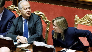 Decreto sicurezza, scacco matto alle Ong: tutte le misure dal Taser al bullismo