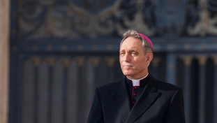 “Il diavolo in Vaticano”. Scandali e tradimenti: l'accusa che difende Ratzinger