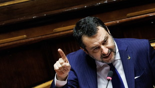 “Noi diversi, lo scandalo continua”. Salvini demolisce il Pd