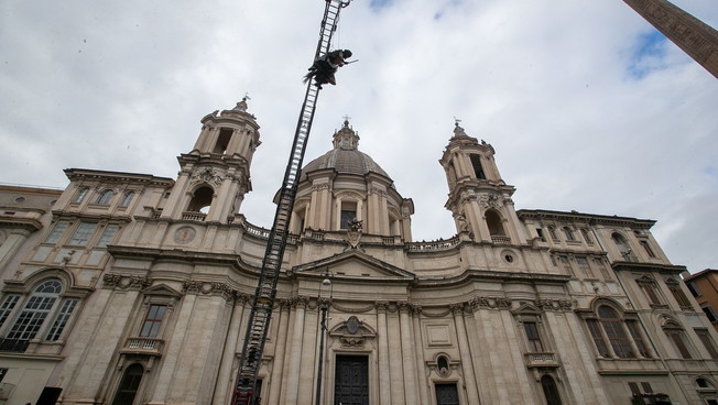 Roma, a piazza Navona torna la festa della Befana