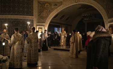 Zelensky sospende i sacerdoti filorussi. Il Cremlino: Satanismo