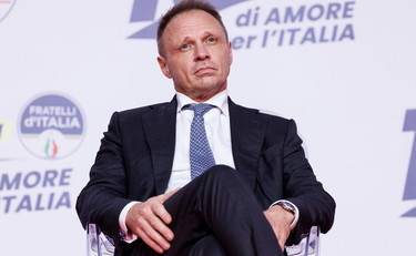 Benzina, Lollobrigida avvisa gli alleati: Siamo infuriati con Forza Italia. Cosa cambia nel governo