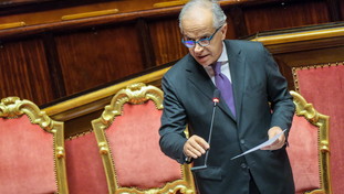 Pugno duro del governo contro gli ultras di Roma e Napoli: stangata per i tifosi