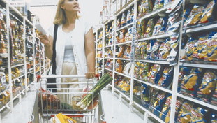 Gli italiani non mollano: fiducia nel futuro nonostante guerra, rincari e Covid