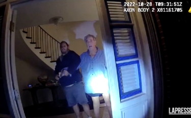 Il marito di Nancy Pelosi colpito con un martello: il video choc dell'assalto | GUARDA