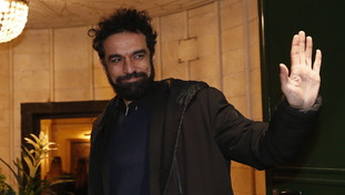 Gelo su Bonaccini che imbarca l'ex Iena Giarrusso: ribellione e sconcerto nel comitato