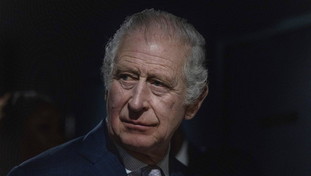 William furioso. Re Carlo cambia idea, c'è il piano per Harry