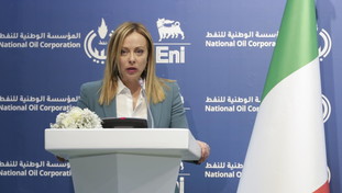 Senza sbagli. La Francia elogia Giorgia Meloni, Macron muto