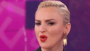 Quando la vigna... Arisa a Boomerissima, la frase a luci rosse