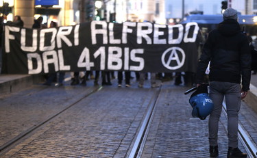 Un grave attentato a Bologna. Il terrore dopo la telefonata anonima