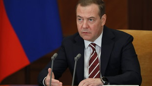 “L'Ucraina brucerà”. L'ultima minaccia del sanguinario Medvedev: che armi useremo