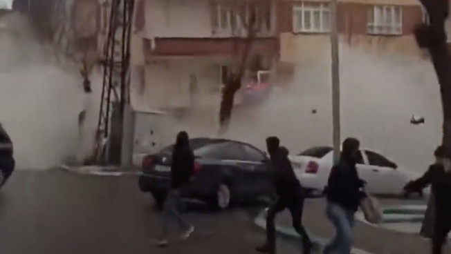 Turchia, palazzo crolla in diretta: fuga disperata VIDEO |  