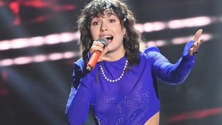 Volavano bicchieri. Chi ha perso la testa dietro le quinte, giallo sulla rissa