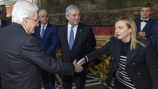 “Basta dispetti”. Il Quirinale si agita sulla crisi Meloni-Macron: la soffiata su Mattarella