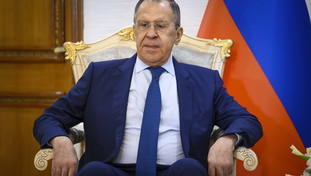 “Occidente come Hitler”. Lavrov esagera: qual è il vero piano contro la Russia