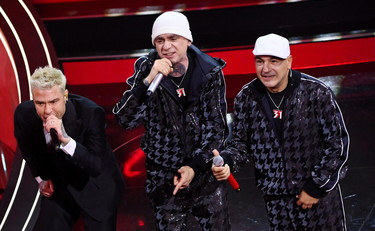 No alla legalizzazione. Anche i papaboys contro Fedez e Articolo 31