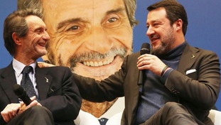Vittoria. Salvini esulta, la prima foto del doppio trionfo