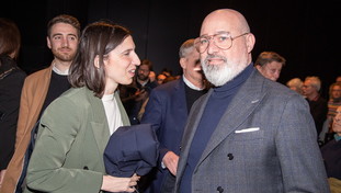 La sinistra prova la rivoluzione per salvarsi dal baratro: le strategie future