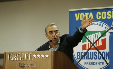 Benigni padre della patria a pagamento. L'attacco di Gasparri