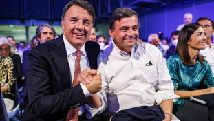 Calenda e Renzi vogliono il partito unico di centro. Ma c'è il rischio rottura