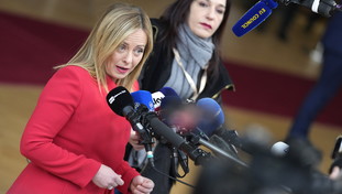 Italiani esausti per la guerra: il sondaggio che affossa l'Ucraina. Sui caccia cambia tutto