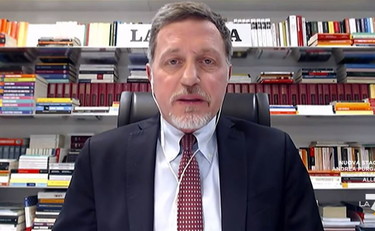 Zelensky ha risposto con violenza. Giannini attacca sul caso Berlusconi