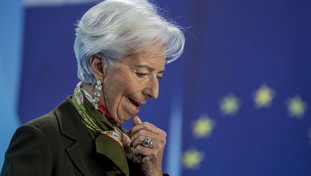 Lagarde a fari spenti nella notte dei tassi: cappio al collo dell'Italia