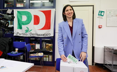 Schlein batte Bonaccini, nuovo segretario per il Pd
