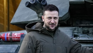 Zelensky caccia il super-comandante in Donbass: come cambia la guerra