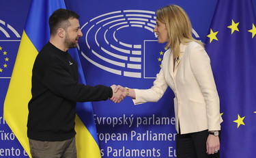 L'Ucraina si avvicina all'adesione all'Ue: cosa si lascia sfuggire Metsola | GUARDA