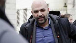 Saviano torna all'assalto sui morti di Cutro. Fiumi di fango sul governo