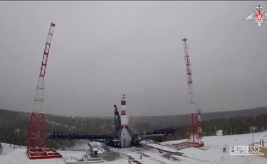 Così Mosca ha lanciato il nuovo satellite militare: lo scontro va in orbita